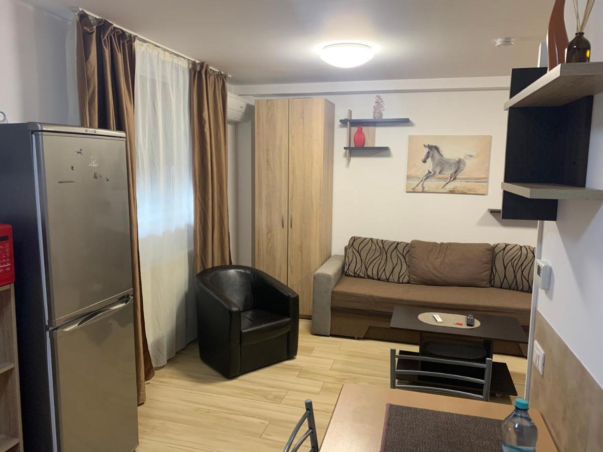Studio Militari Residence Mr_1 Roşu Extérieur photo